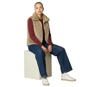 Carmen Marc Valvo Women's L‎ Full Zip Faux Fur Quilted Lined Plush Jacket Vest